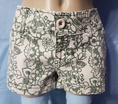 NUEVO Pantalones Cortos Aeropostale Verde y Marfil Floral Carga 00 Ver Medidas* Foto 1 de 4