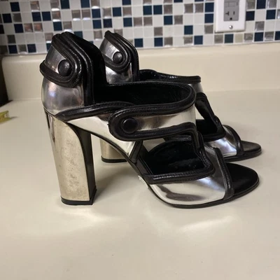 Sandalia Balenciaga Primavera 2006 Metalizada Plateada Talla 36 De Colección Foto 1 de 4