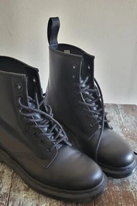 Doc Martens Gr. 41, schwarz, fast neu, unisex - Bild 1 von 5