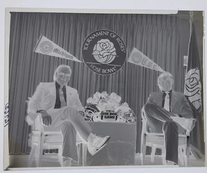 1988 Rose Bowl Coaches USC Larry Smith & Michigan Bo Schembeculer Negatives - Picture 1 of 2