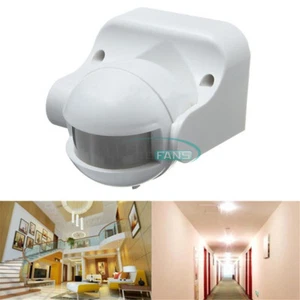 Interruttore Rilevatore Sensore Movimento PIR Bianco/Nero/Grigio DC12V/AC110V-220V 12M 180°. - Foto 1 di 24