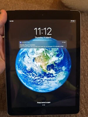 Apple iPad 5th Gen A1823 32GB Wi-Fi + Cellular 9.7" -2 - Image 1 of 4