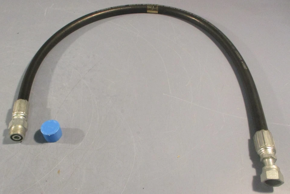 Gates 6M3K-XTF Hydraulic Hose Xtratuff 3/8" 3000PSI Max Approx 34-1/2" L - Image 1 of 4