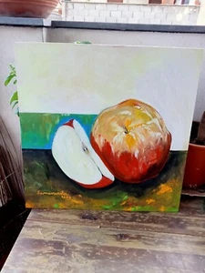 Quadro Olio Su Compensato Spicchio Di Mela Firmato Samevarola - Foto 1 di 1