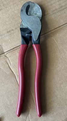 Doyle High Leverage Wire/cable Cutters 10" Red Grips - Image 1 of 4