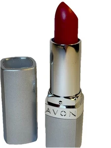 AVON BEYOND COLOR LIPSTICK SPF 15 SUSNCREEN. #SHOCKING PINK. - Picture 1 of 5