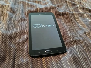 Samsung Galaxy Tab 3 SM-T210 1GB RAM 8GB, Wi-Fi, 7in  Black - Picture 1 of 8