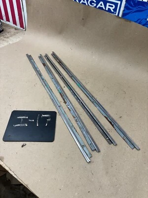 65 Oldsmobile Cutlass Supreme F85 1965 4 puertas interior panel puerta moldura cromo 4P Foto 1 de 4