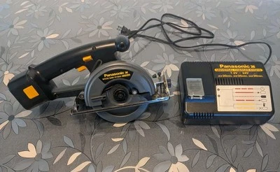 Cargador de batería de sierra circular para madera Panasonic Ey3503 12 V inalámbrico 5 3/8" EY0212 Foto 1 de 4