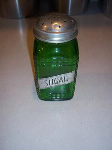 Vintage Retro Anchor Hocking Forest Green square etched Glass Sugar Shaker Jar - Picture 1 of 10