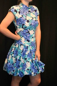 XS/S VTG 80s BUBBLE MINI DRESS DROP WAIST BLUE HAWAIIAN FLORAL ALL THAT JAZZ - Picture 1 of 6