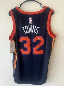 Karl Anthony Towns Signed New York Knicks Jersey Autograph PSA COA - Picture 1 of 2