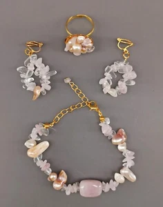 9125156 Modeschmuck-Garnitur Pearl & Pink Quartz Ohrclipse, Ring And Bracelet - Picture 1 of 3