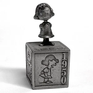 Peanuts Gallery • Five Decades Of Lucy • 2000 peltre coleccionable por Hallmark - Imagen 1 de 5