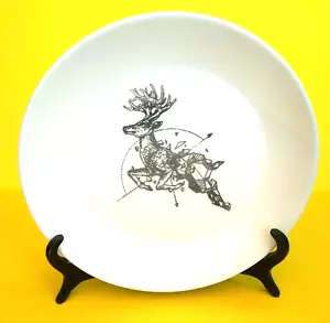 A Lovely Geometric Stag Deer Engraving on a 180 mm Ceramic Plate - Picture 1 of 2