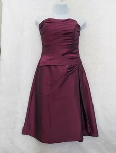 B2 Size 4 Women’s Purple Strapless Lined, Back Zip Closure, Short Evening Dress. - Picture 1 of 11