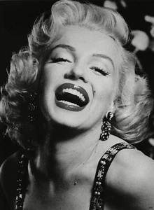 Marilyn Monroe Die Cut Glossy Fridge Magnet - Picture 1 of 3