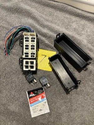 Jeep Patriot/Compass Relay Fuse Box - Image 1 of 4