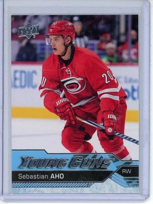 2016-17 Upper Deck Sebastian Aho YOUNG GUNS #210 Rookie - Imagem 1 de 2