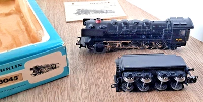 Dampflok DSB / Märklin HO 3045.1 / Guß / rot-weiß-rot Schornst. techn.-ok / Okt. - Bild 1 von 4