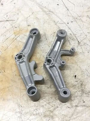 PAR DE SOPORTES DE MOTOR PARA HYOSUNG GT650S 2006 (e40430) Foto 1 de 2