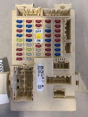✅ 2015 HYUNDAI VELOSTER CABIN FUSE BOX PN:95400-2V061FS OEM - Image 1 of 4