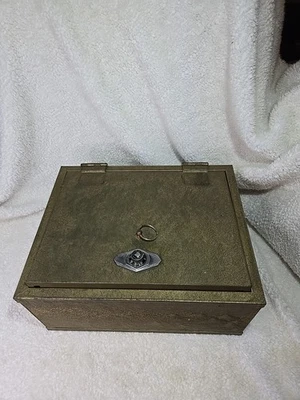 Antigua caja fuerte resistente al fuego Victor de 1940 con cerradura de combinación Foto 1 de 4