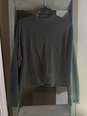Pullover Fabletics para mujer gris carbón cuello falso manga larga ropa de estar talla M Foto 1 de 4