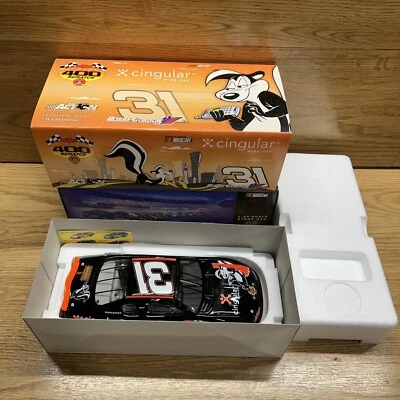 Robby Gordon #31 2002 Cingular Looney Tunes Rematch 1/24 压铸 Peppy Le Pew — 第 1/4 张图片