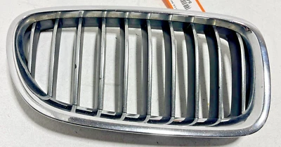 BMW 528i F10 2014-16 parrilla superior del radiador del lado del pasajero delantero derecho OEM cromada Foto 1 de 4