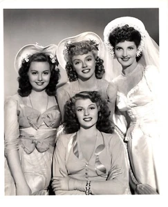 Hollywood 1942 RITA HAYWORTH + ADELE MARA + LESLIE BROOKS by Lippman Photo 514 - Picture 1 of 2