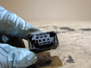 Connettore sensore altezza sospensione anteriore Range Rover L322 3.6 TDV8 RH spina - Foto 1 di 6