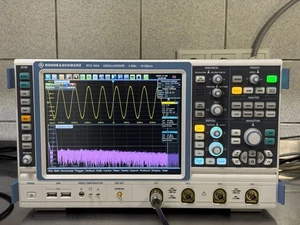 Rohde & Schwarz RTO 1024 2GHz 10Ga/s Oszilloskop Win Embeded  FFT 6 Monate Gar - Picture 1 of 19