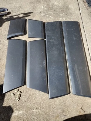 89-93 MERCEDES BENZ 190D/E OEM DELANTERO IZQUIERDO MOLDURA GUARDABARROS REVESTIMIENTO Foto 1 de 4