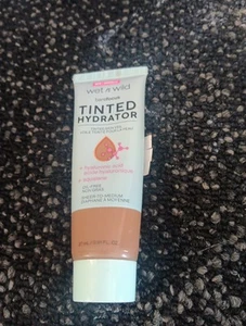 Wet n Wild Foundation Bare Focus getönter Feuchtigkeitsspender Hautschleier tief neu kostenloser Versand  - Bild 1 von 1