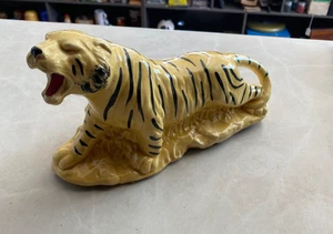Vintage Ceramic Yellow Roaring TIGER Planter - Picture 1 of 6