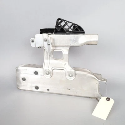 Soporte de radiador derecho BMW M235i 2014-2016 OEM usado Foto 1 de 4