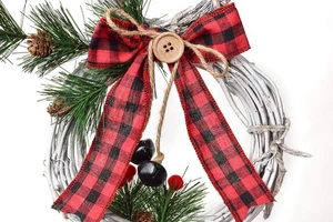 Beleuchteter Weihnachtskranz Dekoration - 16 x 8 Zoll Weinrebenkranz mit Hut a... - Bild 1 von 12