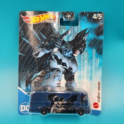 2022 Hot Wheels Pop Culture DC Comics #4 HW Tour Bus Batman - Image 1 of 4