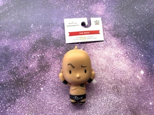 The Rock Dwayne Johnson WWE Hallmark Christbaumschmuck 3,75 Zoll NEU - Bild 1 von 11
