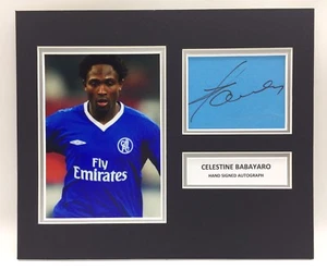 Exhibición de fotos firmada por Celestine Babayaro Chelsea RARA + CERTIFICADO DE AUTENTICIDAD AUTÓGRAFO FIRMADO - Imagen 1 de 3
