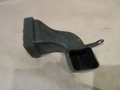 Conducto de aire inferior del lado del conductor Ferrari California P/N 80811400 Foto 1 de 4