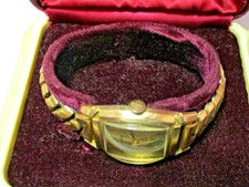 UNIQUE VINTAGE BULOVA WRISTWATCH ~ KEEPS GOOD TIME ~ L@@K !