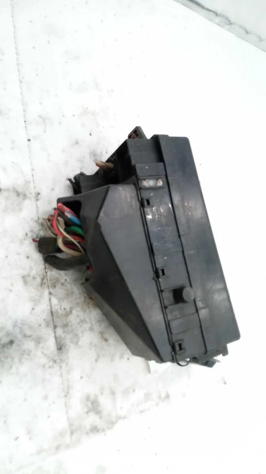 Used Fuse Box Engine fits: 1999 Subaru Forester  Grade A - Изображение 1 из 4