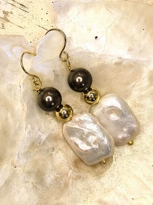 Минималистские модные бронзовые и натуральные белые серьги с пресноводным жемчугом в стиле барокко  - Изображение 1 из 4