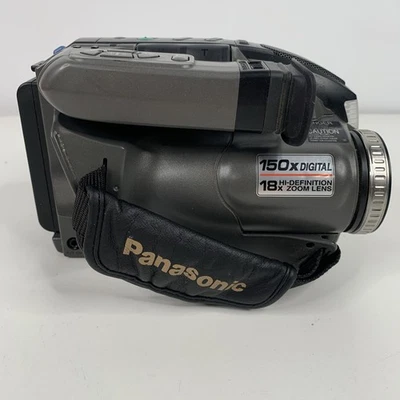 Panasonic PV-L650D PalmSight Palmcorder VHS-C Video Camera Camcorder - Image 1 of 4