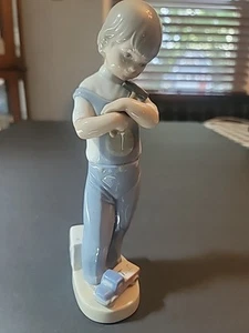 Lladro Figur Mechaniker Junge mit Hammer und LKW #4897 nicht mehr produziert 8 Zoll sehr guter Zustand - Bild 1 von 6