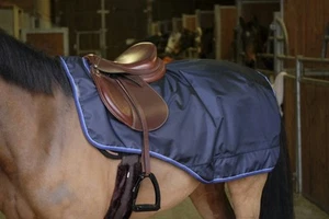 Manta riñonera Coolmax forro TYREX 1680D EquiTheme azul marino - Imagen 1 de 3