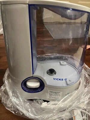 Vicks Warm Mist Humidifier Vapors 2 Ways 1.0 Gallon Capacity Filter Free 24 Used - Image 1 of 4