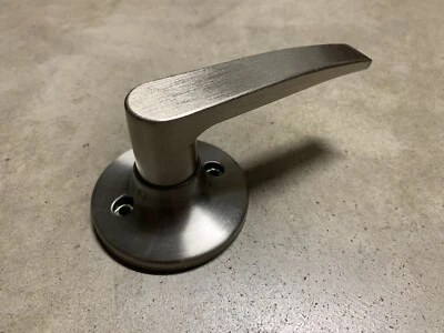 10 BHP MEJORES PRODUCTOS PARA EL HOGAR Manijas de puerta de palanca ficticias Soma níquel satinado #20326DC Foto 1 de 4